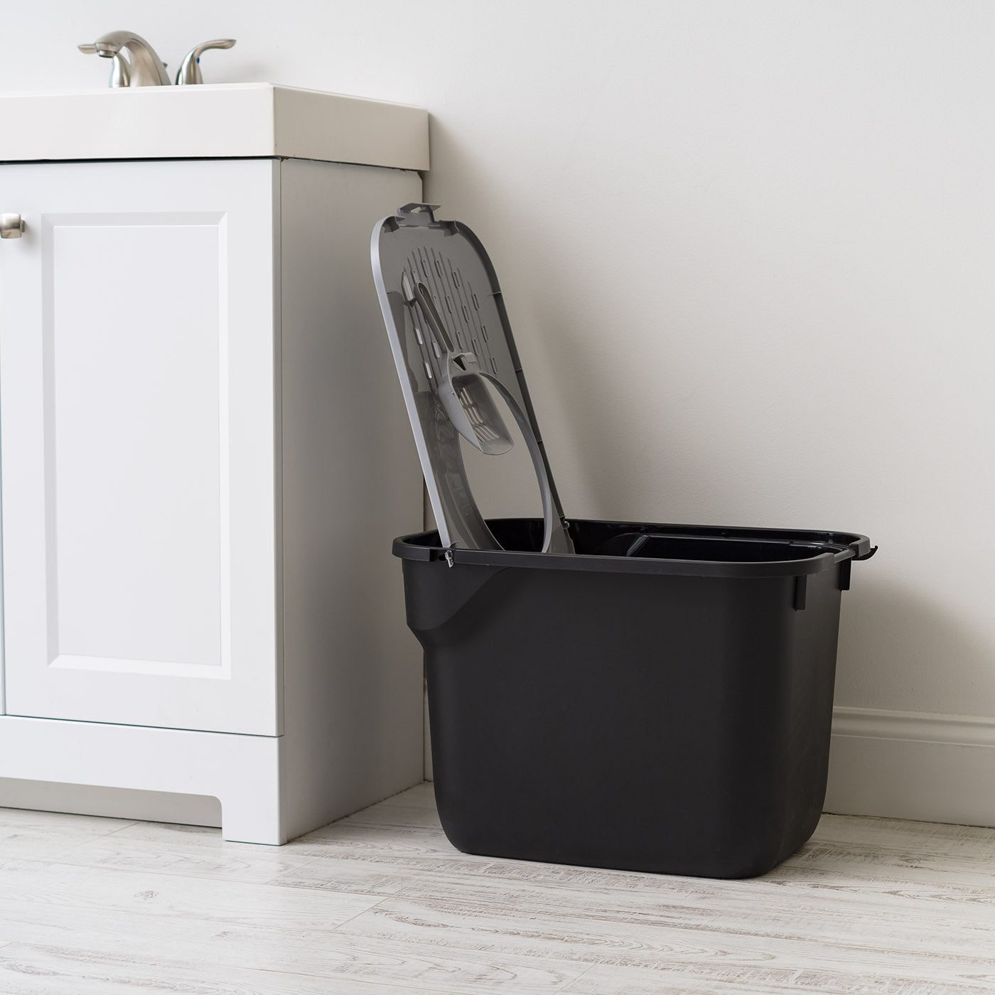 Top Entry Cat Litter Box with Scoop Black IRIS USA North America